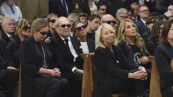 Tutti i vip per dire addio a Beppe