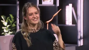 LEAH WEIGAND: Ein wenig mehr Wir – Über die Kraft der Menschlichkeit | „auserlesen“ m. Tabitha Bühne