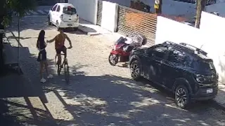 Singer Ziane Martins is victim of cell phone theft in Recife