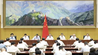 Li Qiang appelle à des mesures plus efficaces pour soutenir la croissance