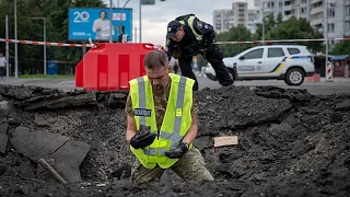 Война в Украине: Киев атакован российскими баллистическими ракетами и роем дронов, 10 раненых