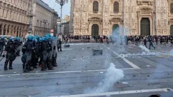 Deuxième jour d'affrontements à Milan : vitrines brisées et magasins pillés