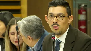 Government defends budget increases for communications and advisor positions