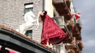 09/05/26_Dirndl_Diving_Wolfgangsee