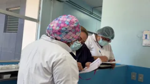 Mujeres neumólogas en El Salvador