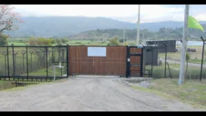 Fiscalía allana empresa en Coris por relleno ilegal de humedal