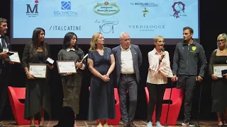 Harmony Award, applause from the institutions