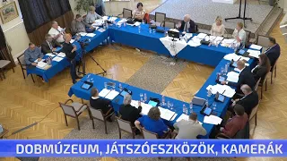 Dobmúzeum, játszóeszközök, kamerák