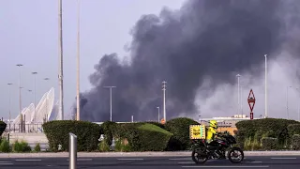 Un'italiana ad ABU DHABI: "PIOGGIA DI MISSILI e boati, dicono che va tutto bene ma a noi non sembra"