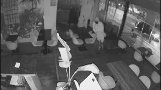 Two arrested for committing four burglaries at establishments in Boadilla del Monte