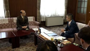 滋賀地域交通計画　県税制審議会が三日月知事に中間答申