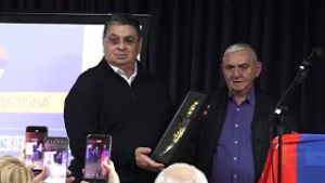 SRETENJE: Predsedniku Radinoviću uručen jatagan Miloša Obrenovića