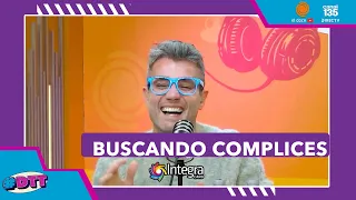 I really want to check my phones | #DEJARONTODOTIRADO on El Doce Stream