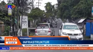 SEKIAN LAMA RUSAK, JALAN BANGAU SAKTI MENDAPAT PERBAIKAN