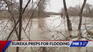 Аварийные службы готовятся к повышению уровня воды в городе Эврика.