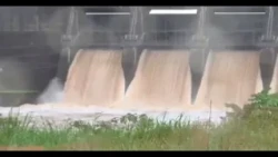 Acaray Dam opens floodgates in response to increased water flow