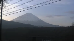 西湖ライブカメラ タイムラプス映像（2026年3月2日） 提供：UTYテレビ山梨