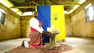 Agataliikonfuufu Okulondebwa kwa Kijanangoma abakadde bamukakasizza balaze Oyo by'aziikibwa nabyo