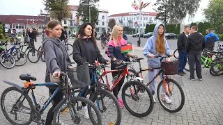 On Two Wheels Under the National Flag: Pinsk Unites for an Autumn City Bike Ride